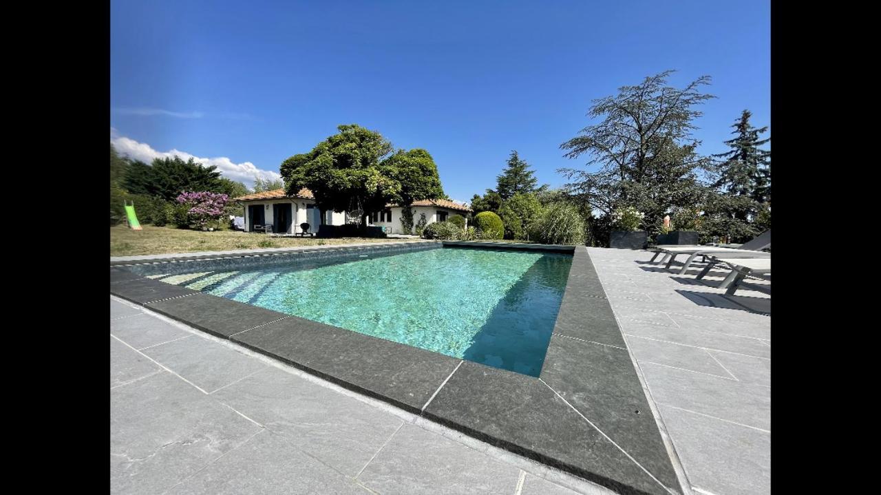 Logements Chaleureux Dans Maison Avec Piscine A 35 Min De Lyon Alix 외부 사진